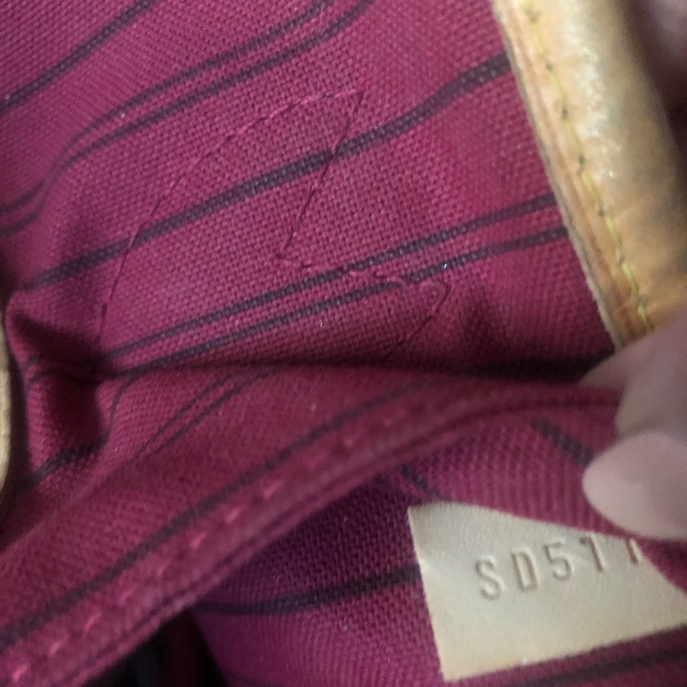 Louis Vuitton neverfull MM RED !! HOLD !! - Picture 6 of 8